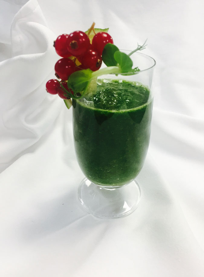 healthy spinach mango smoothie